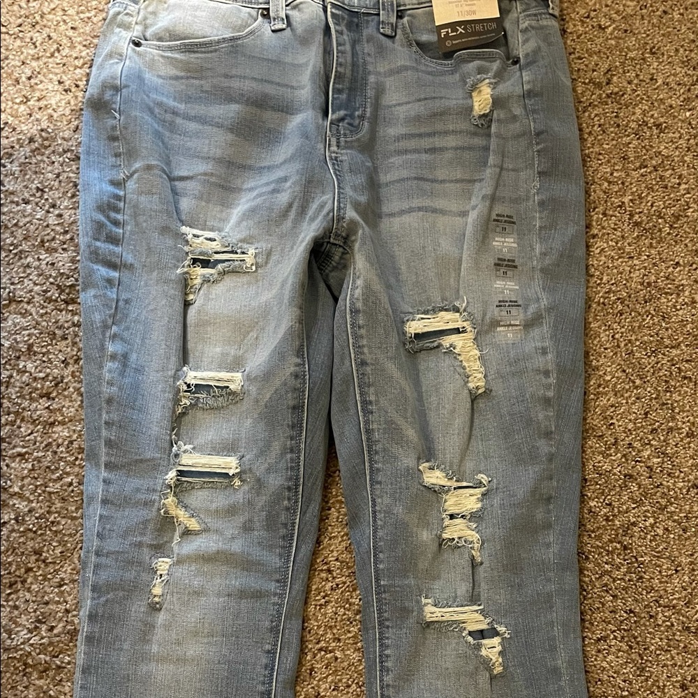 BRAND NEW Mudd High Rise Ankle Jeggings 11/30W Distressed
